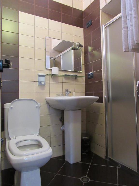 Hotel Serenity Tiranë Rom bilde